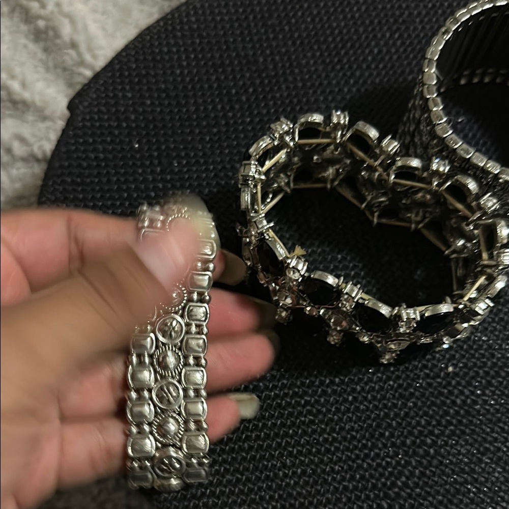 Elegant Silver and Black Bracelet Set - Picture 2 of 11